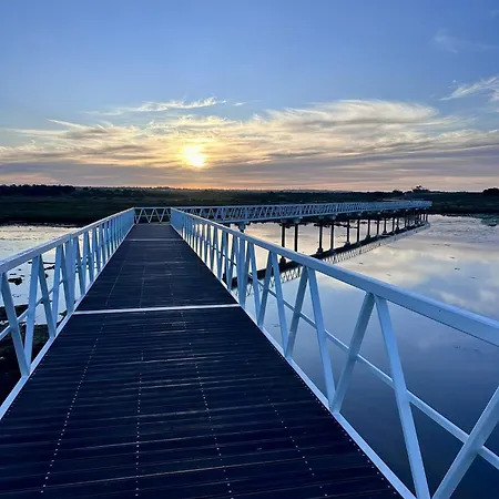 De Lux & Pool Apartamento