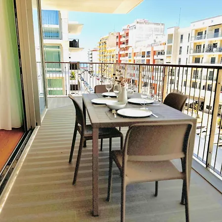 De Lux & Pool Apartamento *