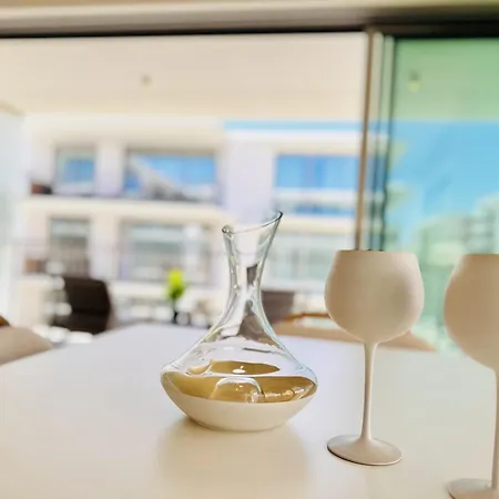 De Lux & Pool * Armação de Pêra