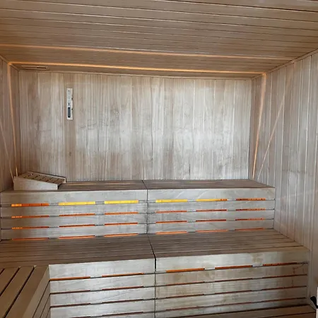 Apartment De Lux & Pool