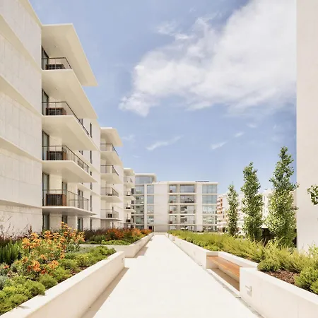 De Lux & Pool Apartment *