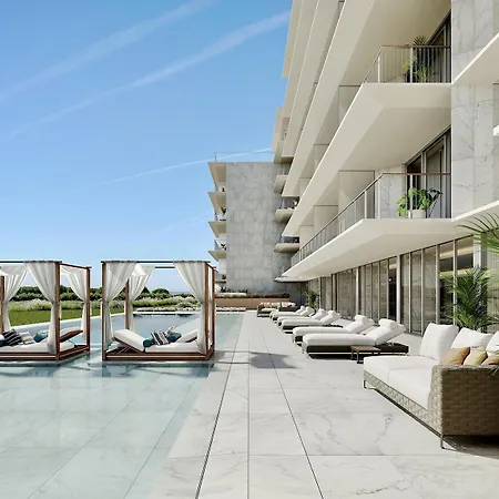 De Lux & Pool *
