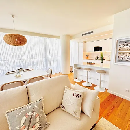 De Lux & Pool Apartment *