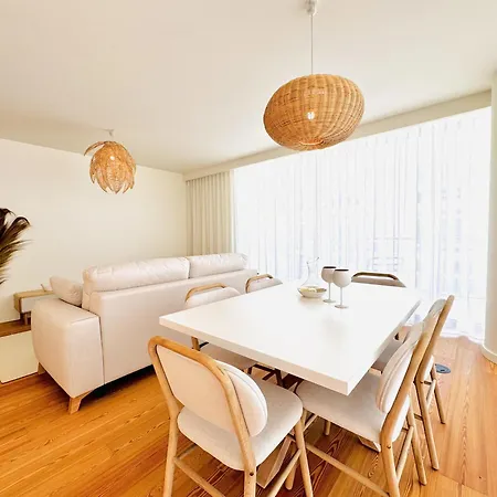De Lux & Pool Apartment
