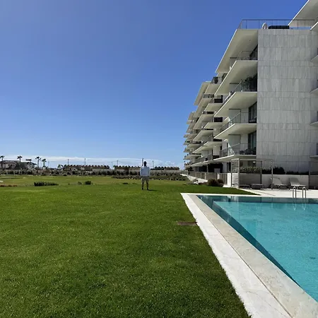 De Lux & Pool Apartment