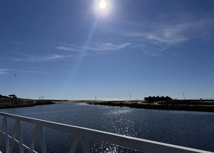 De Lux & Pool アルマカオ・デ・ペラ