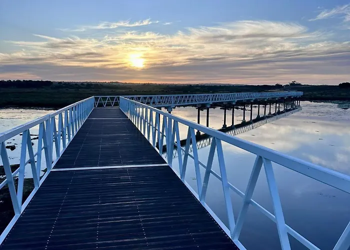 De Lux & Pool アパート