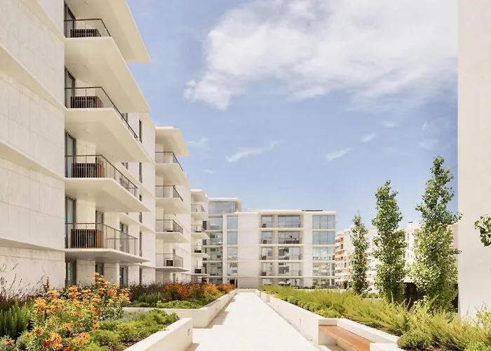 De Lux & Pool アパート *