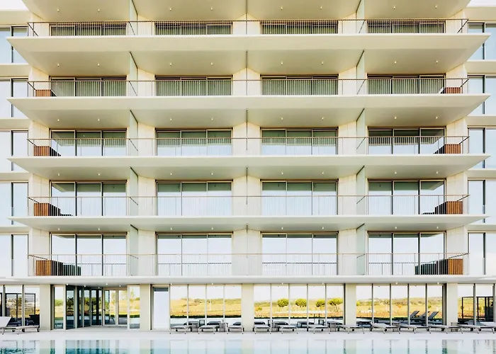 De Lux & Pool アパート