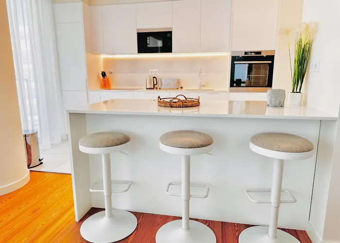 De Lux & Pool アパート