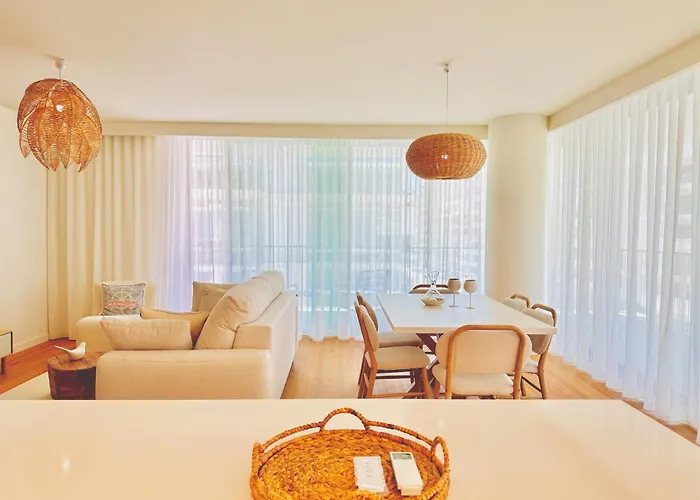 De Lux & Pool アパート