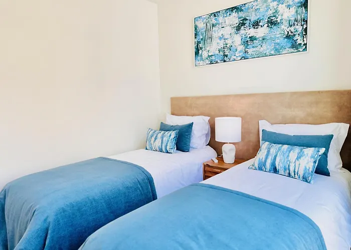 De Lux & Pool アパート