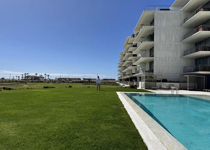 De Lux & Pool アパート